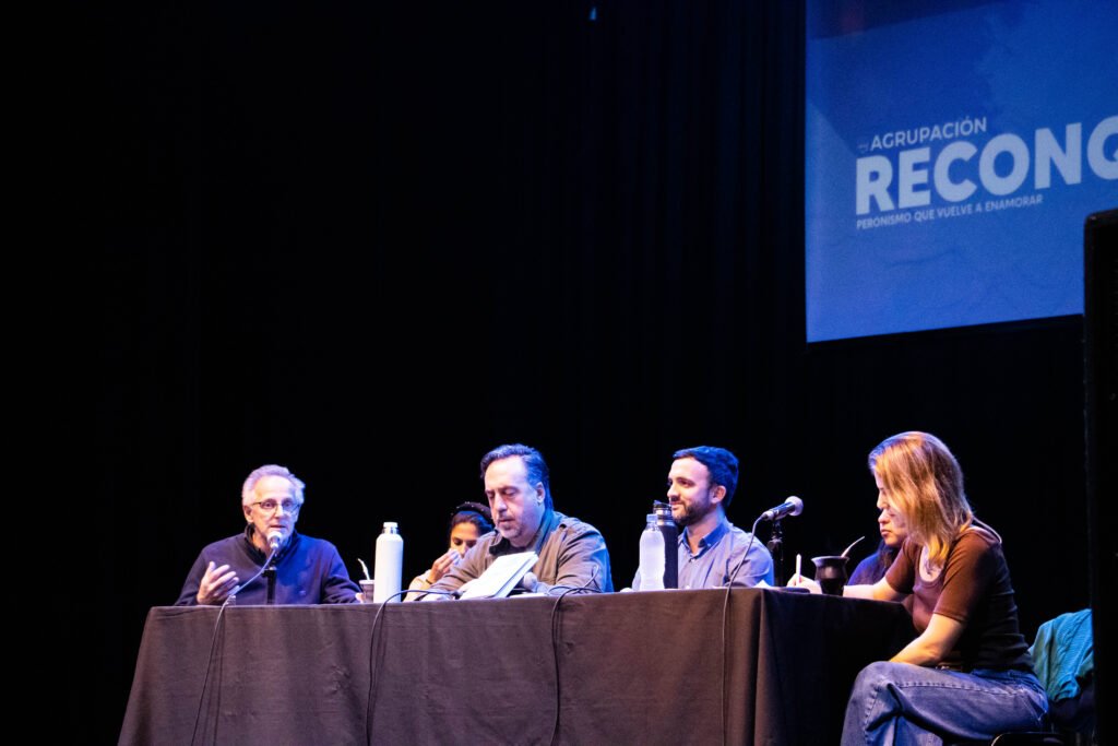 Presentación del libro de Equipo Transiciones en Moreno
